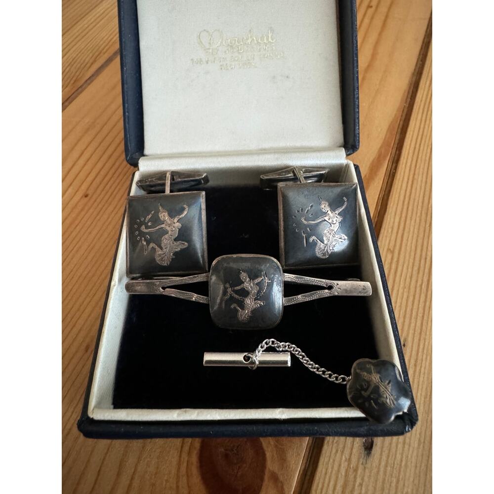 Vintage  Siam Sterling Silver  Cufflinks, a tie clip/bar and tie rack with chain
